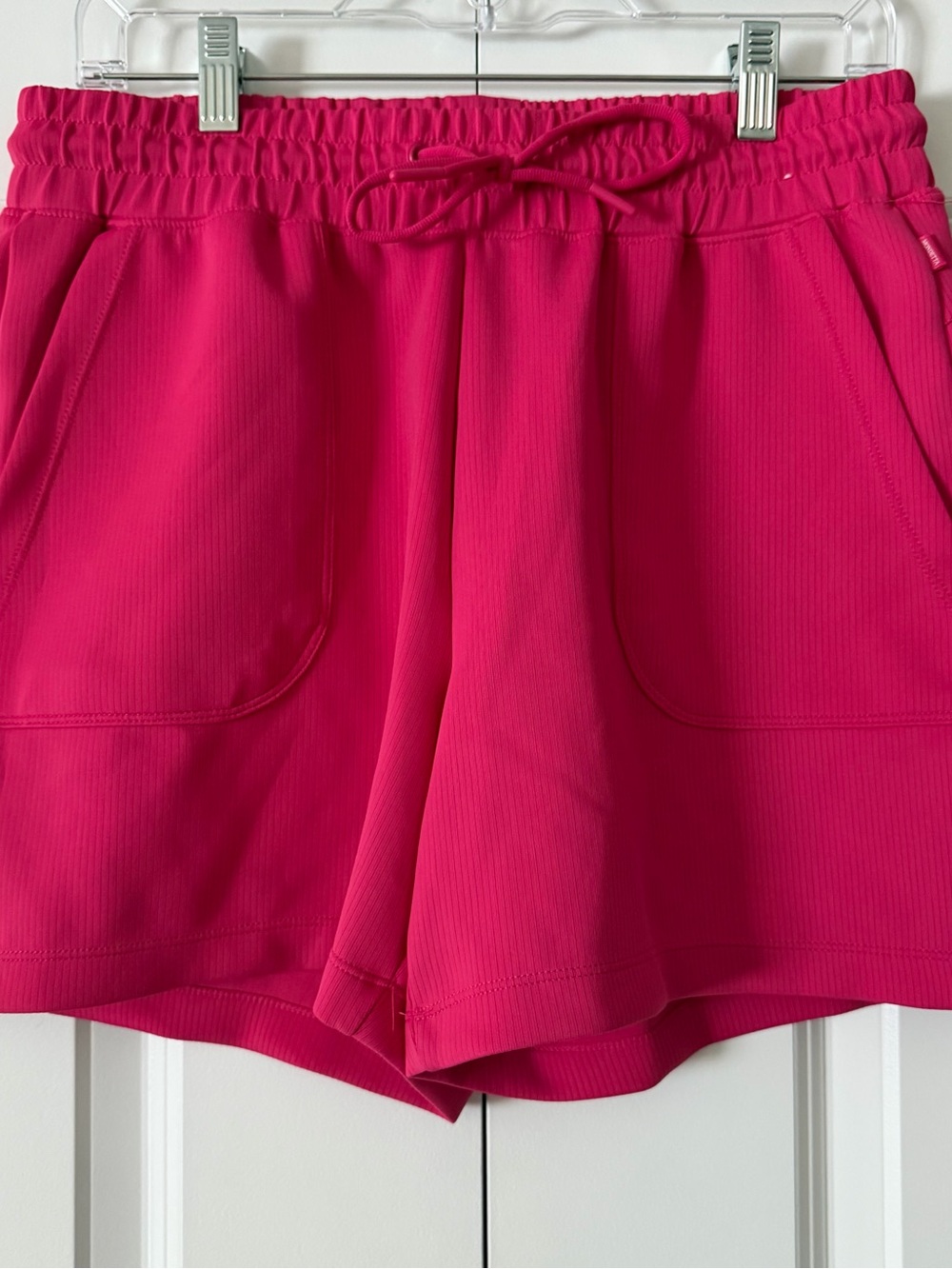 Mondetta | Women’s Midweight Ribbed Scuba Shorts | Medium